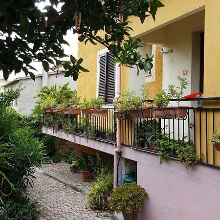B&B Sara Ossi Ngoại thất bức ảnh