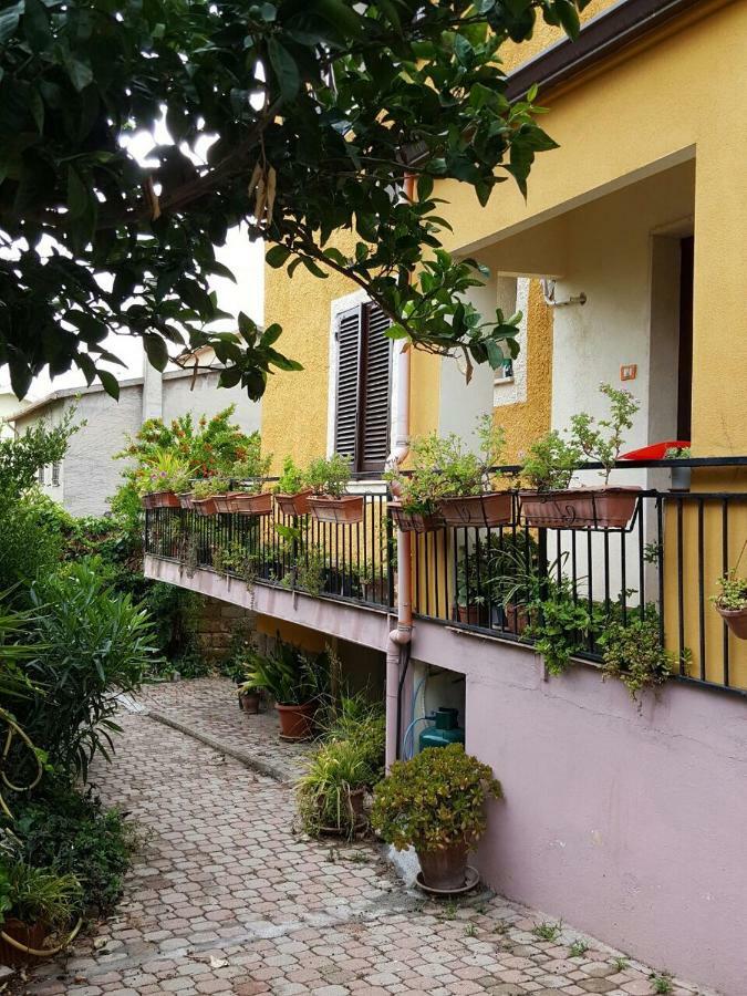 B&B Sara Ossi Ngoại thất bức ảnh