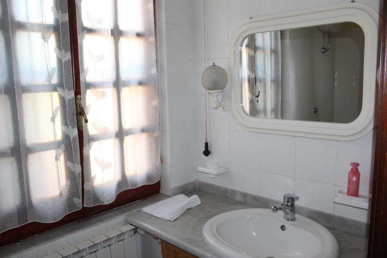 B&B Sara Ossi Ngoại thất bức ảnh