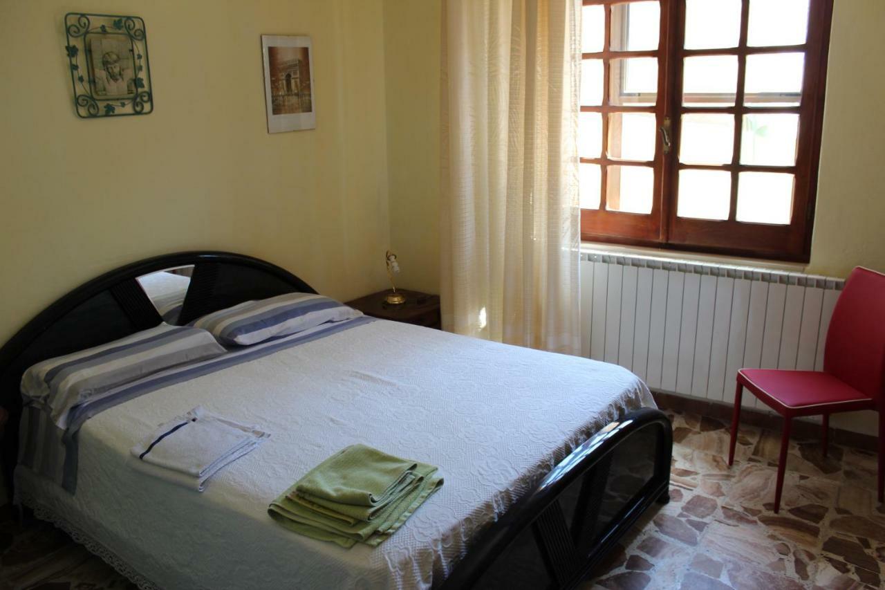 B&B Sara Ossi Ngoại thất bức ảnh